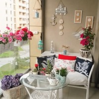 Ayşegül Hanım'ın her köşesine özendiği balkonu