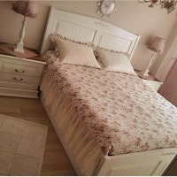 Şirin Hanım'ın pembeler ve çiçek desenler içindeki country tarzı evi