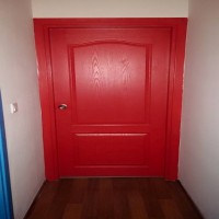 Gamze Hanım'ın rengarenk boyattığı kapıları