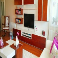 Nazife Hanım'ın mor ve ahşapla dekore ettiği sıcacık evi