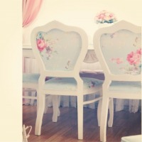 Pudra pembeler ve zarif desenlerle huzur kokan masal ev