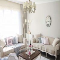 Gizem Hanım'ın aydınlık renklerle dekore ettiği vintage stil evi