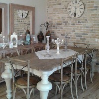 Doğal ahşap mobilyalarla rahatlatıcı doğal dekor