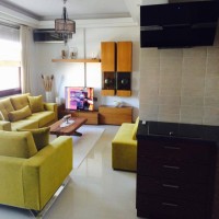 Her köşesinde ahşabın sıcaklığının olduğu modern ve konforlu bir ev.. 