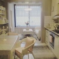 Pastel mavi ve pembelerle zarif bir ev