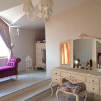 Country tarz döşenmiş zarif bir ev