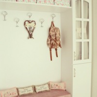 Pudra pembeler ve zarif desenlerle huzur kokan masal ev