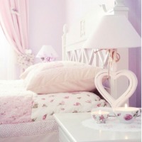 Pudra pembeler ve zarif desenlerle huzur kokan masal ev