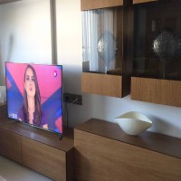 Her köşesinde ahşabın sıcaklığının olduğu modern ve konforlu bir ev.. 