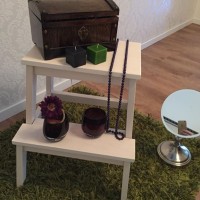 Doğal ahşap mobilyalarla rahat ve sade bir ev