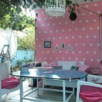 Tuba hanım'ın boyadığı bahçe duvarı