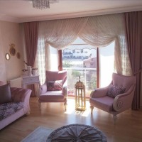 Country tarz döşenmiş zarif bir ev