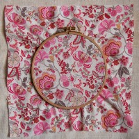 Kumaş ve kasnaktan harika duvar dekorları