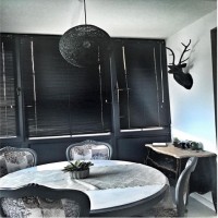 Doğal ton ve malzemelerle stil sahibi ve konforlu bir ev