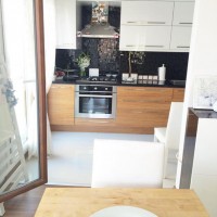 Açık renklerle döşenmiş içimizi açan ferah bir ev..