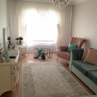 Genç çiftimizin elinde renklenen klasik dekorlu bir ev..