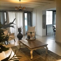 Doğal ton ve malzemelerle stil sahibi ve konforlu bir ev