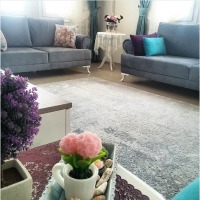 Özlem Hanım'ın mavi, gri ve morlarla renklenmiş enerjik evi