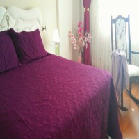 Nazife Hanım'ın mor ve ahşapla dekore ettiği sıcacık evi