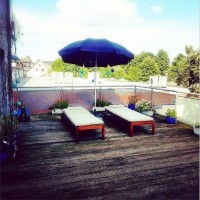 Gökçe Hanım'ın mavi ağırlıklı şık terası