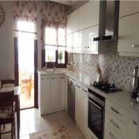 Serap hanım'ın yumuşak ve dinlendirici renklerle döşenmiş iç açıcı evi