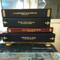 Gizem Hanım'ın üst üste kitaplar şeklinde sehpa projesi