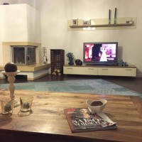 Doğal ahşap mobilyalarla rahat ve sade bir ev