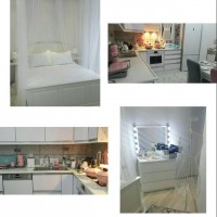 Siyah mobilyaların maviyle hareketlendiği modern bir dekor..