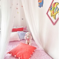 Rengarenk bir evin rengarenk çocuk odaları