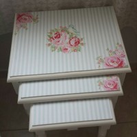 Baştan sona ev sahibinin emeğiyle yenilenmiş bir oturma odası..