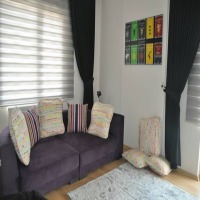 Beyaz ve pembelerle şeker gibi bir ev