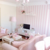 Şebnem Hanım pespembe masal evi