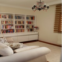 Serap hanım'ın yumuşak ve dinlendirici renklerle döşenmiş iç açıcı evi