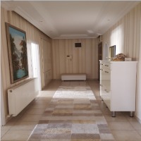 Serap hanım'ın yumuşak ve dinlendirici renklerle döşenmiş iç açıcı evi