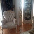 Klasik stilde, göz alıcı detaylarla dolu bir salon..