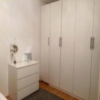 Gri, bej ve beyazla sade ve dinlendirici bir ev