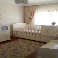 Serap hanım'ın yumuşak ve dinlendirici renklerle döşenmiş iç açıcı evi