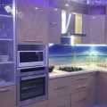 Özlem hanımın okyanus motifli tezgah arası cam panelli, modern mutfağı