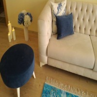 Deniz esintileriyle döşenmiş her köşesi özenli ve rahatlatıcı bir ev