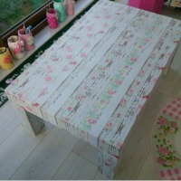 Yeşim Hanım'ın yenilediği deri sehpası