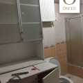 Yeni tasarım hem kullanışlı, hem modern ve şık. Dilek hanımın tadilat geçiren banyo ve holü..