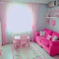 Songül hanımın pastel pembe tonları ile şekillenen tatlı evi..
