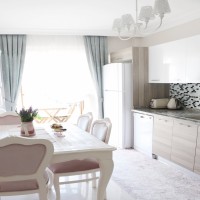 Gizem Hanım'ın aydınlık renklerle dekore ettiği vintage stil evi