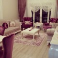 Klasik ve şık bir dekor. Miray hanımın mor vurgulu salonundan..