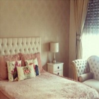 Ayşegül Hanım'ın sofistike görünümlü ince zevkini yansıtan evi..