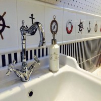 Her köşesinde ahşabın sıcaklığının olduğu modern ve konforlu bir ev.. 