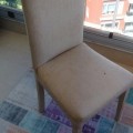 Sibel hanımın kapitone kapladığı yatak başlığı ve sandalyeleri..