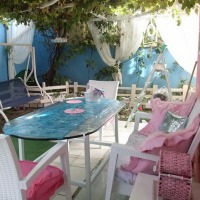 Tuba hanım'ın boyadığı bahçe duvarı