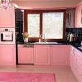 Begüm hanımın country stilde pembe mutfağı..