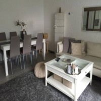 Gri, bej ve beyazla sade ve dinlendirici bir ev